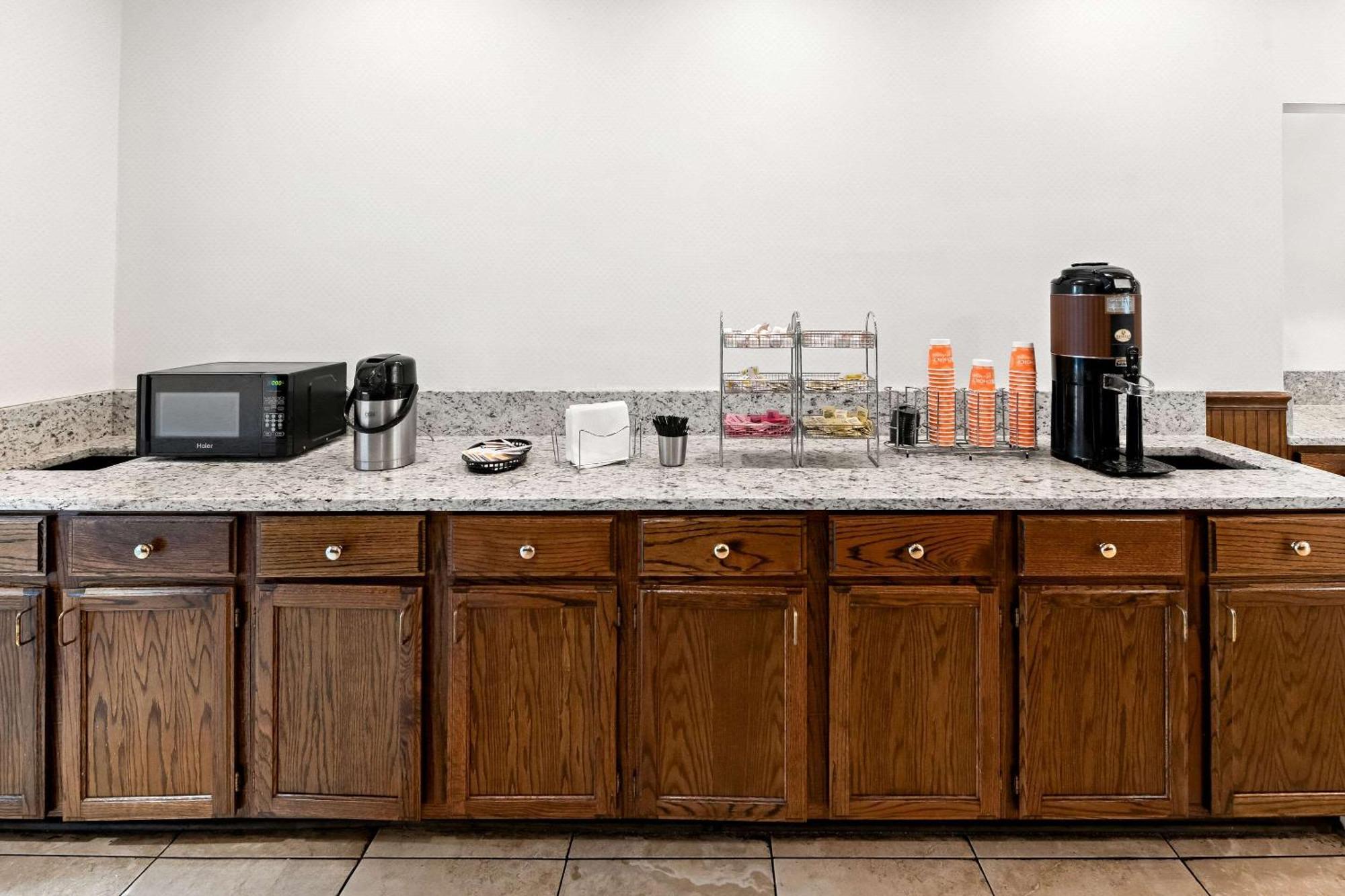Quality Inn Dayton Airport Englewood Εξωτερικό φωτογραφία